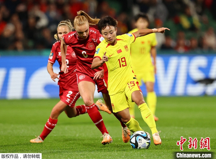 世界杯小组赛揭幕战中国女足0:1负丹麦,末段定