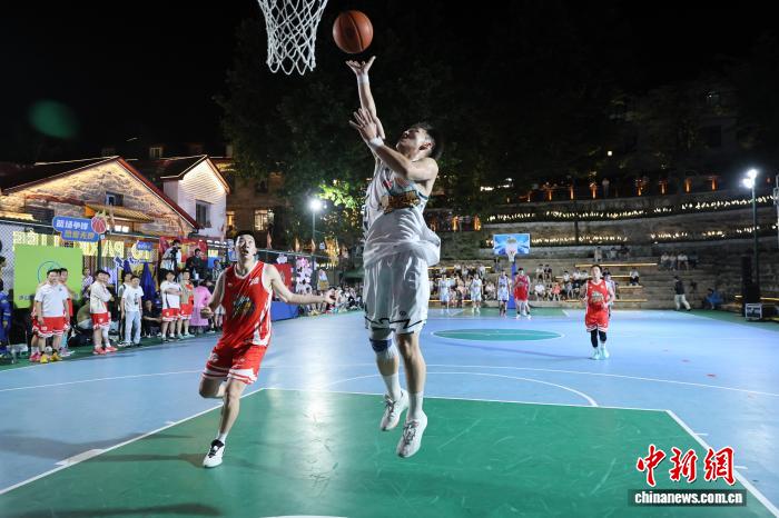 江西庐山云端篮球嘉年华点燃云中竞技热潮