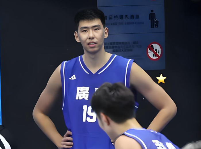 徐昕转会广州队后完成蜕变成CBA顶级中锋