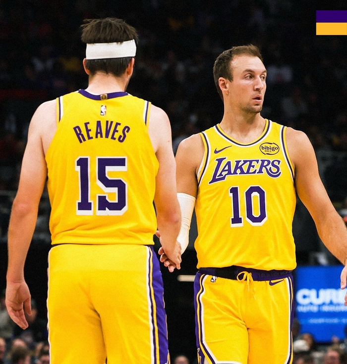 湖人队调整战术应对东契奇缺阵 詹姆斯与里弗斯