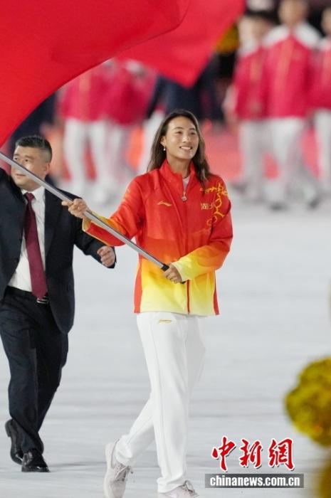 郑钦文连续两年获WTA最受球迷欢迎单打球员奖