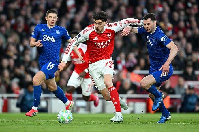 阿森纳小将闪耀赛场 创造历史之夜