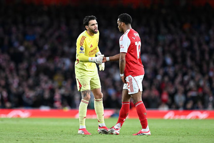 阿森纳小将闪耀赛场 创造历史之夜