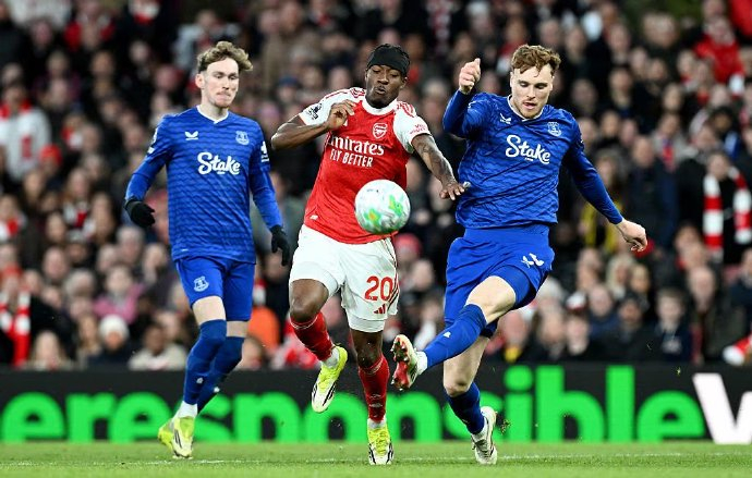 阿森纳小将闪耀赛场 创造历史之夜