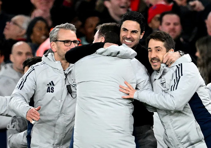 阿森纳小将闪耀赛场 创造历史之夜