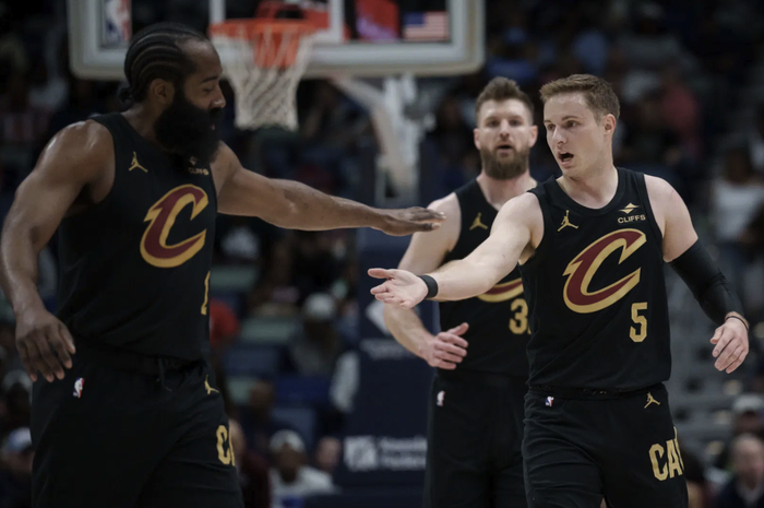 雷霆蝉联榜首湖人逼近前五NBA球队实力榜最新排