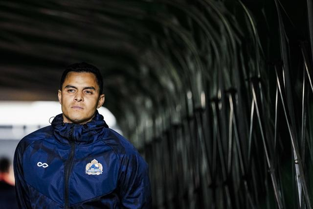 申花传奇莫雷诺范志毅沪上对决，绿茵情怀再现